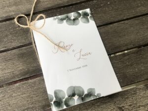 Libretto della cerimonia chiuso con cordino eucalipto
